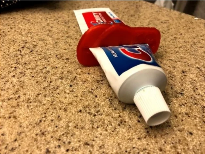 Flip-Flop toothpaste squeezer  by Dart23