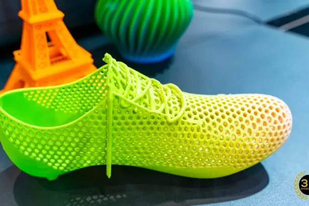 3D printer printing shoe figure